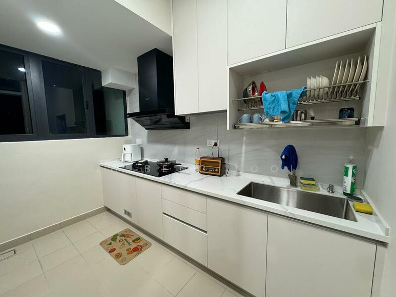 Untuk Disewa - Iconic Skies