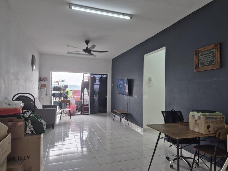 Pangsapuri untuk Disewa di Serdang Skyvillas (Serdang Perdana) - Emmy Yap - Living Room - PropertyGuru.com.my
