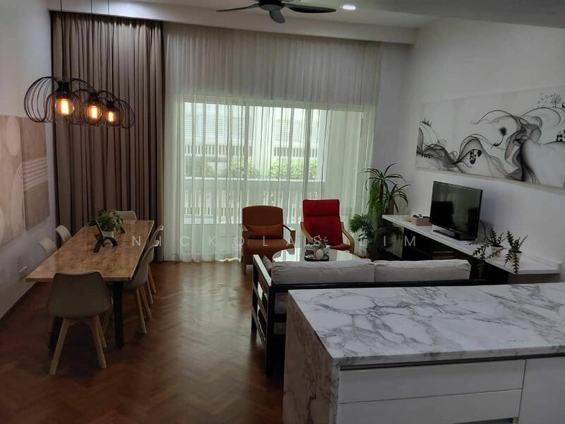 Straits Quay (The Suites at Waterside) untuk Untuk Dijual - RM 1,380,000, Mac 2026 - Living Room - PropertyGuru.com.my