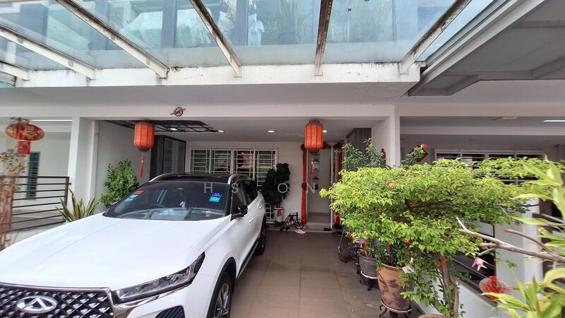 Terraced House for Sale in Bandar Botanic (Klang) - HS Ong - Car Porch - PropertyGuru.com.my