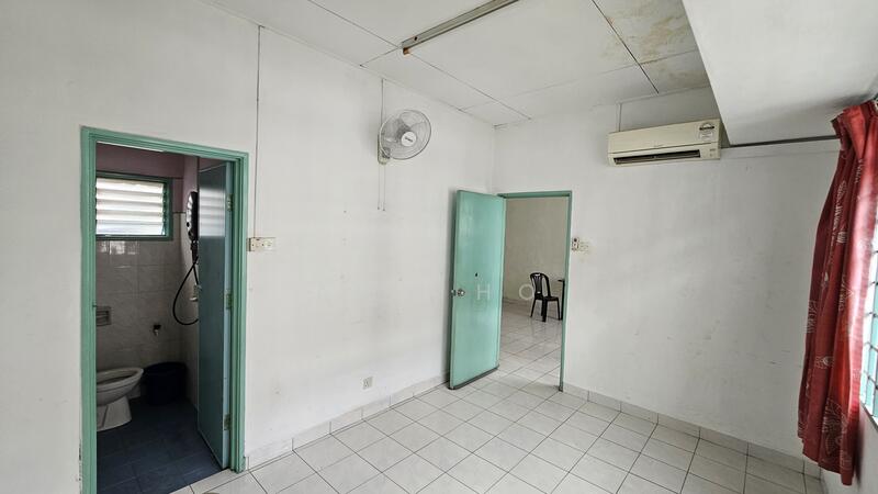 Pangsapuri untuk Dijual di Taman Pusat Kepong - Amy Ho - Bathroom - PropertyGuru.com.my