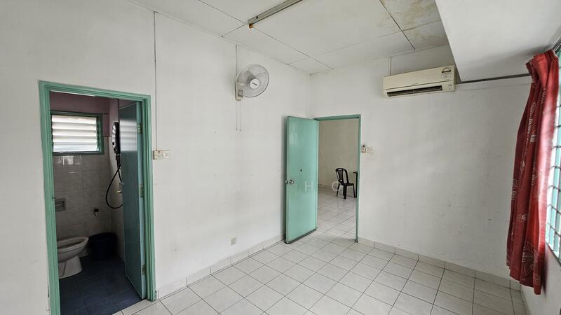Pangsapuri untuk Dijual di Taman Pusat Kepong - Amy Ho - Bathroom - PropertyGuru.com.my