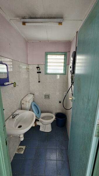 Pangsapuri untuk Dijual di Taman Pusat Kepong - Amy Ho - Bathroom - PropertyGuru.com.my