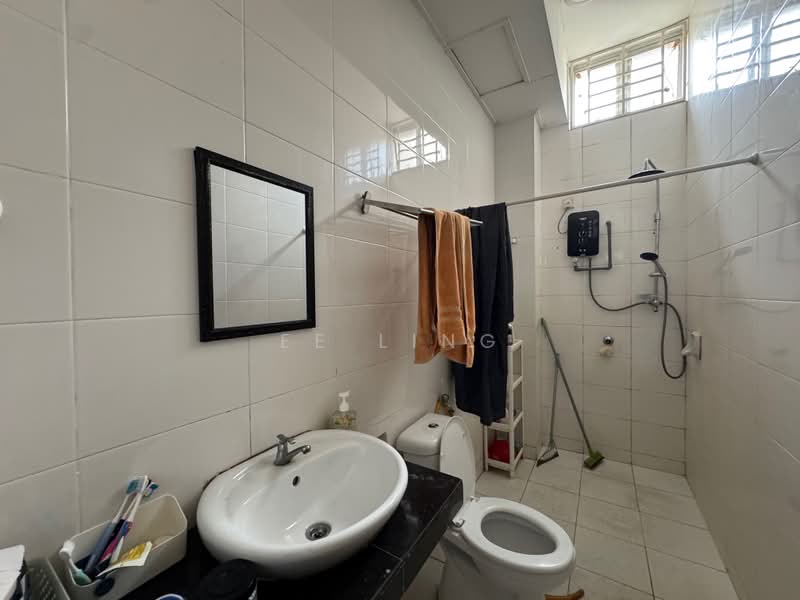 2.5-storey Terraced House for Sale in Taman Tasik Prima (Puchong) - EE Ling - Bathroom - PropertyGuru.com.my