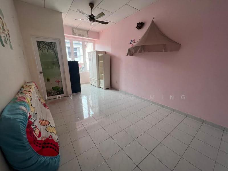 Rumah Teres 2-Tingkat untuk Dijual di Taman Bukit Kepayang (Bukit Kepayang) - Chong Ming Ming - Bedroom - PropertyGuru.com.my