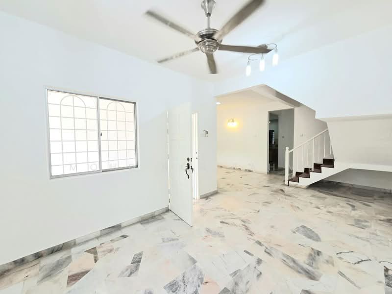 Rumah Teres 2 Tingkat untuk Dijual di Bandar Baru Bangi (Selangor) - Mohd Nor Fahmi - Living Room - PropertyGuru.com.my