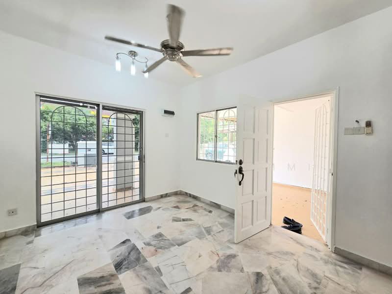 Rumah Teres 2 Tingkat untuk Dijual di Bandar Baru Bangi (Selangor) - Mohd Nor Fahmi - Living Room - PropertyGuru.com.my