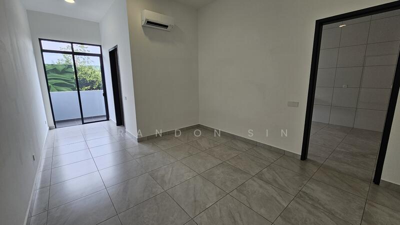 2-storey Terraced House for Sale in Telok Panglima Garang (Selangor) - BRANDON SIN - Balcony - PropertyGuru.com.my