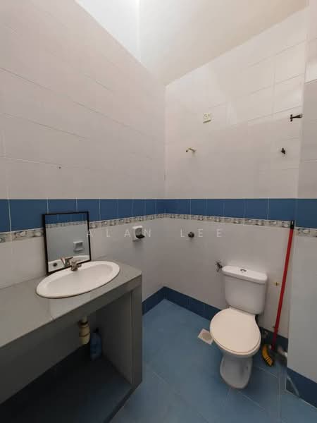 2-storey Terraced House for Sale in Taman Rakan Cheras (Cheras) - Alan Lee - Bathroom - PropertyGuru.com.my