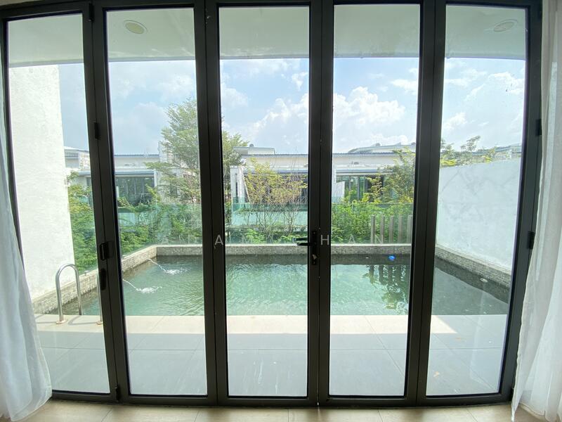 Rooftop Swimming Pool