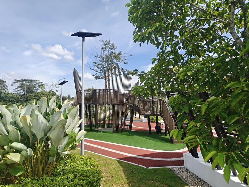 Playground & garden