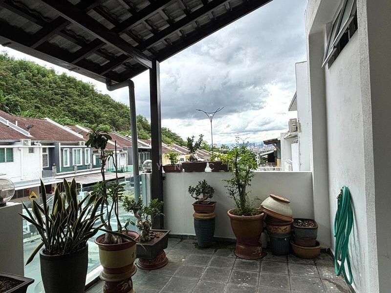 2-storey Terraced House for Sale in Taman Mega Jaya (Ampang) - Raelyn Chong - Balcony - PropertyGuru.com.my