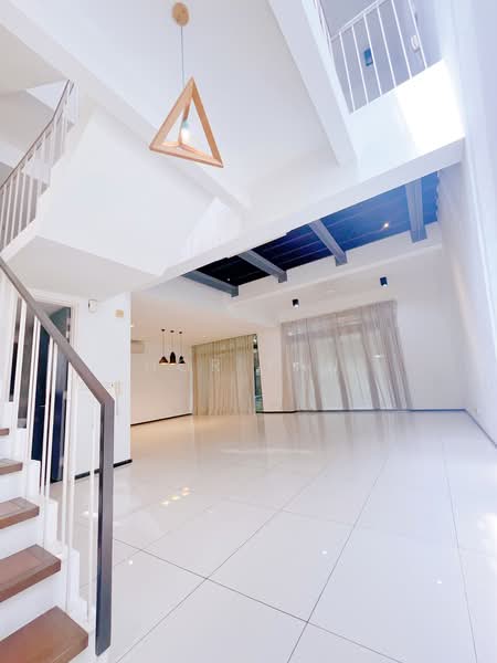Condominium for Rent at The Breezeway - Hor Yan - Living Room - PropertyGuru.com.my