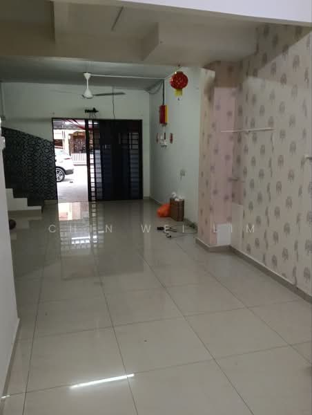 2-storey Terraced House for Sale in Taman Delima (Kluang) - Chin Wei Lim - Living Room - PropertyGuru.com.my