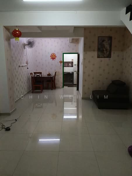 2-storey Terraced House for Sale in Taman Delima (Kluang) - Chin Wei Lim - Living Room - PropertyGuru.com.my
