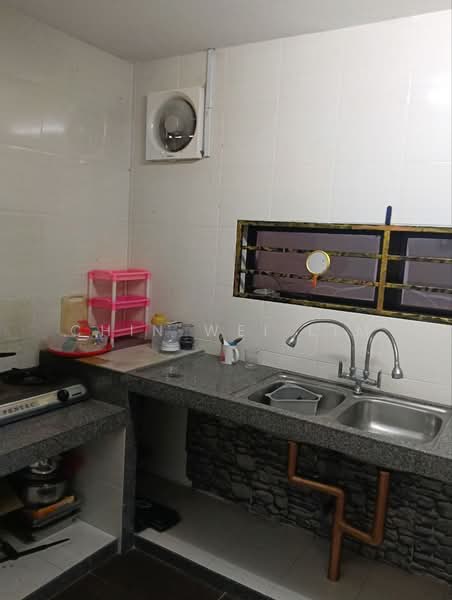 2-storey Terraced House for Sale in Taman Delima (Kluang) - Chin Wei Lim - Kitchen - PropertyGuru.com.my