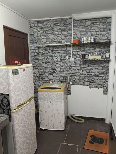 2-storey Terraced House for Sale in Taman Delima (Kluang) - Chin Wei Lim - Kitchen - PropertyGuru.com.my