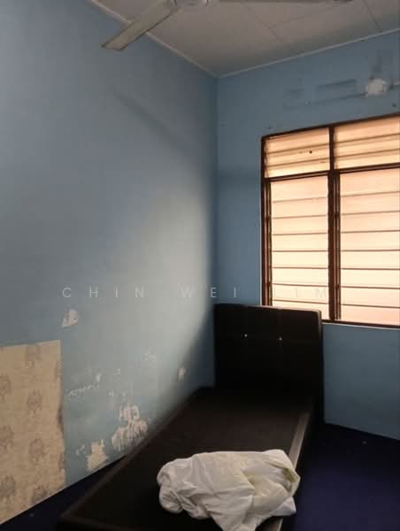 2-storey Terraced House for Sale in Taman Delima (Kluang) - Chin Wei Lim - Bedroom - PropertyGuru.com.my