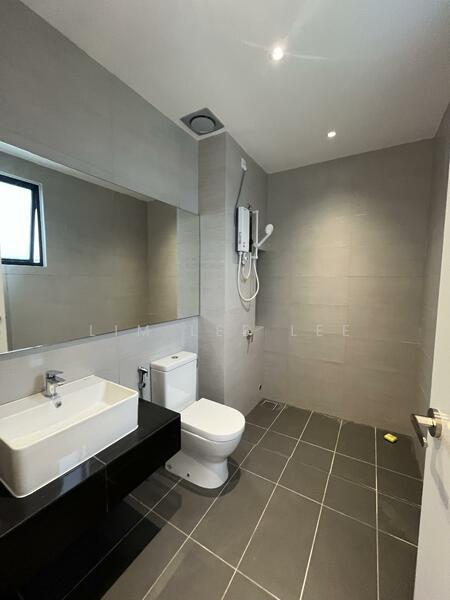 EMBER @ Eco Ardence untuk Untuk Disewa - RM 4,000 /bulan, Mac 2026 - Bathroom - PropertyGuru.com.my