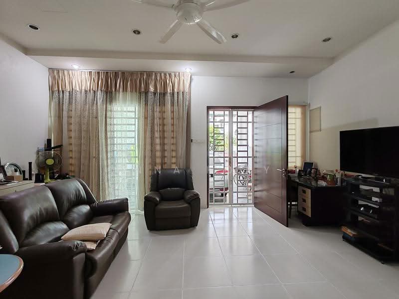 3-storey Terraced House for Sale in Tanjung Bungah (Penang) - Anna Koay - Living Room - PropertyGuru.com.my