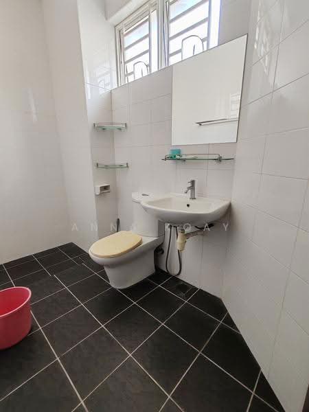 3-storey Terraced House for Sale in Tanjung Bungah (Penang) - Anna Koay - Bathroom - PropertyGuru.com.my