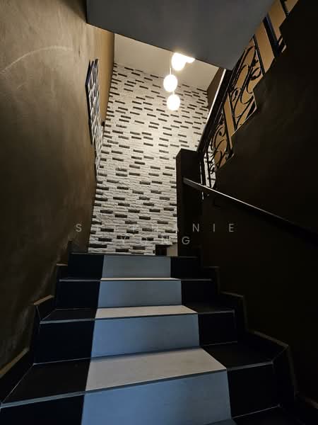 Rumah Teres 2 Tingkat untuk Dijual di Cheras (Selangor) - Stephanie Yong - Corridor - PropertyGuru.com.my