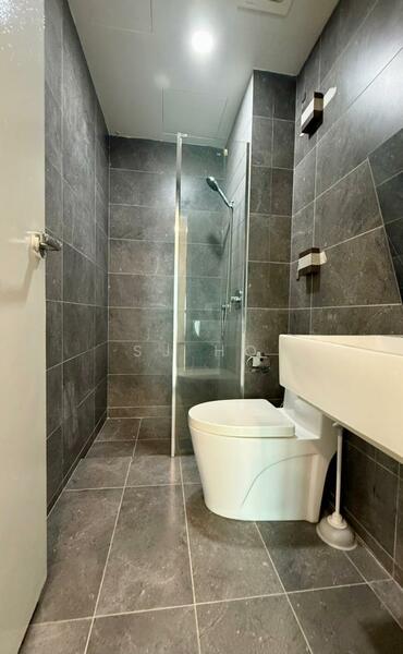 Sausana @ Utropolis - Master Bathroom