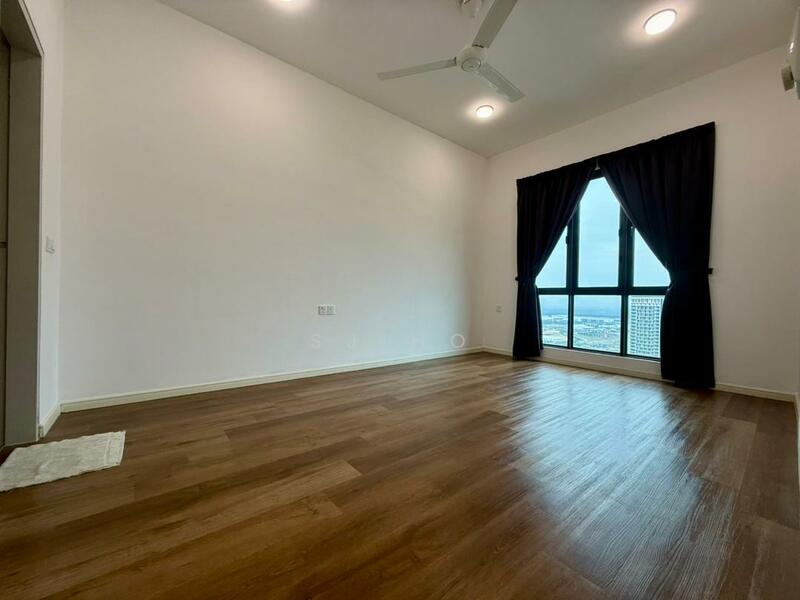 Sausana @ Utropolis - Master Bedroom