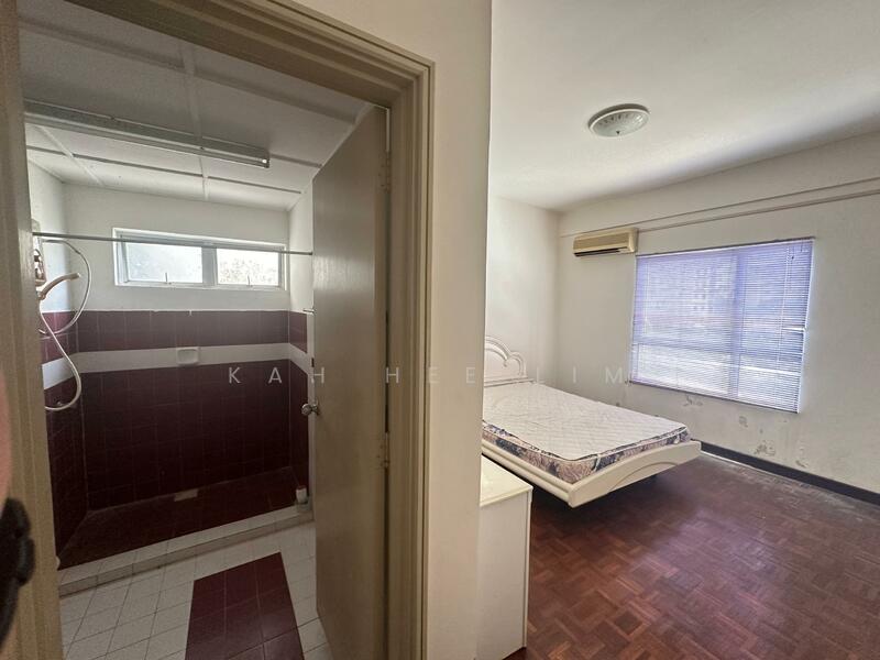 Condominium for Sale at Marina View Villas - Kah Hee Lim - Bedroom - PropertyGuru.com.my