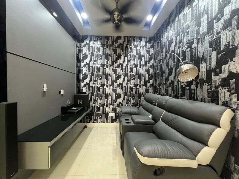 3-storey Terraced House for Sale in Bandar Bayan Bahru (Bayan Lepas) - Andrea Lee - Living Room - PropertyGuru.com.my
