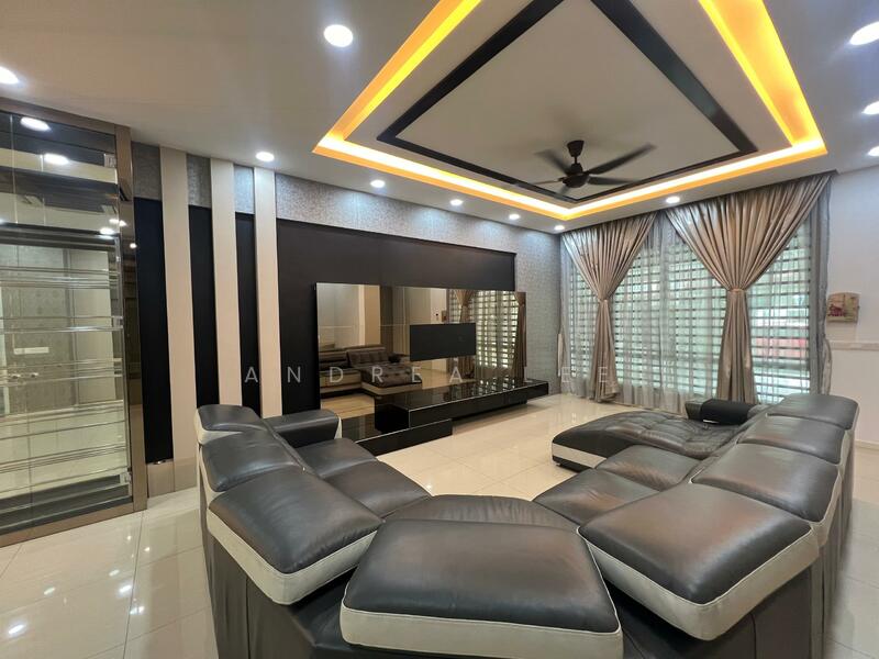 3-storey Terraced House for Sale in Bandar Bayan Bahru (Bayan Lepas) - Andrea Lee - Living Room - PropertyGuru.com.my