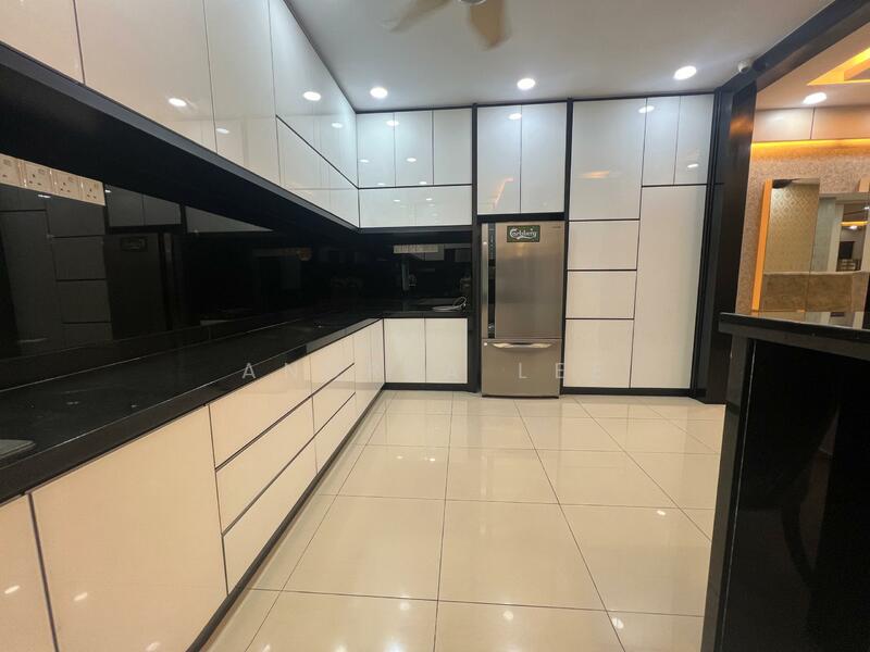 3-storey Terraced House for Sale in Bandar Bayan Bahru (Bayan Lepas) - Andrea Lee - Kitchen - PropertyGuru.com.my