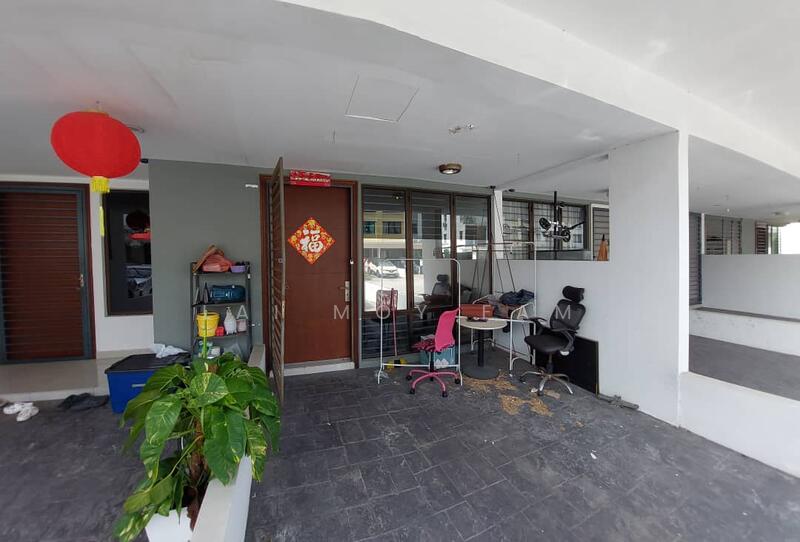 Townhouse for Sale in 16 Sierra (Puchong) - Lai Moy Fam - Entrance - PropertyGuru.com.my