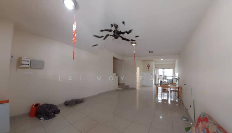 Townhouse for Sale in 16 Sierra (Puchong) - Lai Moy Fam - Living Room - PropertyGuru.com.my