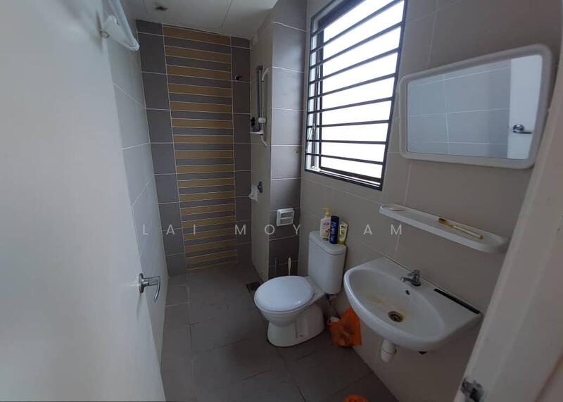 Townhouse for Sale in 16 Sierra (Puchong) - Lai Moy Fam - Bathroom - PropertyGuru.com.my