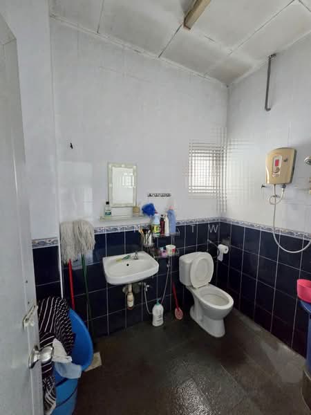 2-storey Terraced House for Sale in Taman Sri Bintang (Kepong) - Kiing TW - Bathroom - PropertyGuru.com.my