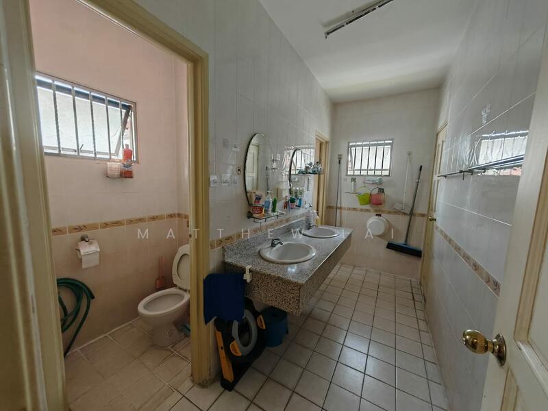Semi-Detached House for Sale in Sungai Long (Bandar Sungai Long) - Matthew Lai - Bathroom - PropertyGuru.com.my