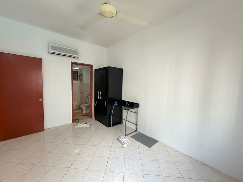 Apartment for Rent at Bayu Puteri - Vivian Ho - Bathroom - PropertyGuru.com.my