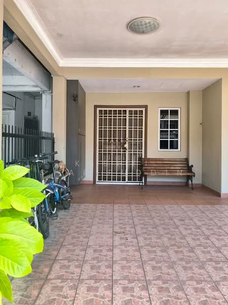 2-storey Terraced House for Sale in Taman Dato Ahmad Razali (Ampang) - Kashfi Sharifuddin - Exterior - PropertyGuru.com.my