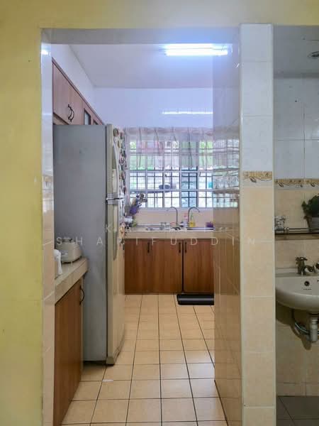2-storey Terraced House for Sale in Taman Dato Ahmad Razali (Ampang) - Kashfi Sharifuddin - Kitchen - PropertyGuru.com.my