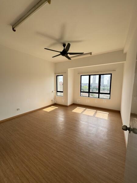 Serviced Residence @ Pelangi Damansara Sentral untuk Untuk Dijual - RM 370,000, Mac 2026 - Living Room - PropertyGuru.com.my