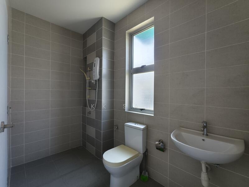 Rumah Teres 2 Tingkat untuk Dijual di Tropicana Heights (Kajang) - KK Sah - Bathroom - PropertyGuru.com.my