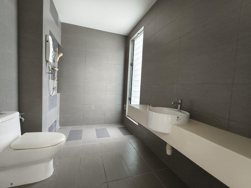 Rumah Teres 2 Tingkat untuk Dijual di Tropicana Heights (Kajang) - KK Sah - Bathroom - PropertyGuru.com.my