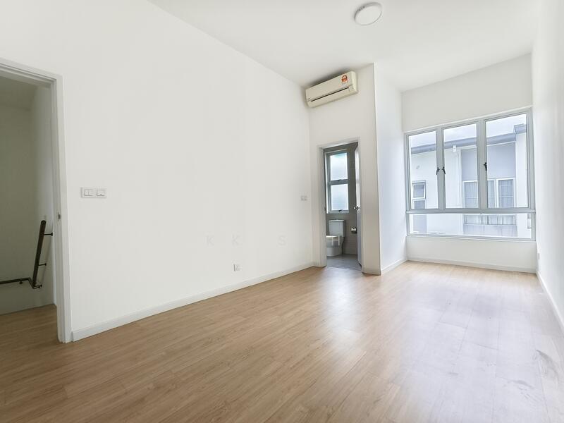 Rumah Teres 2 Tingkat untuk Dijual di Tropicana Heights (Kajang) - KK Sah - Living Room - PropertyGuru.com.my