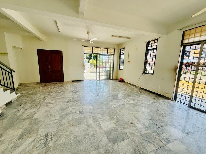 Rumah Teres 2 Tingkat untuk Dijual di Taman Seremban Jaya (Rantau) - Rosniza Tanidi - Living Room - PropertyGuru.com.my