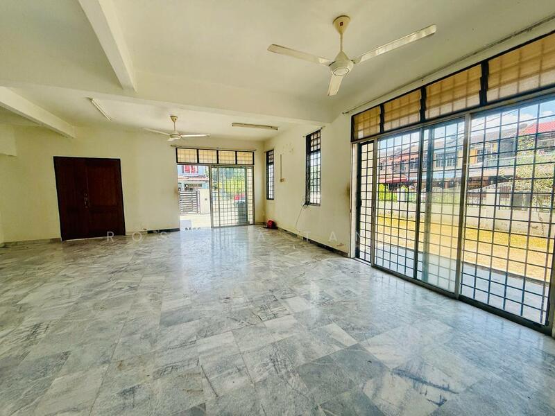 Rumah Teres 2 Tingkat untuk Dijual di Taman Seremban Jaya (Rantau) - Rosniza Tanidi - Living Room - PropertyGuru.com.my
