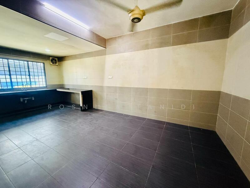 Rumah Teres 2 Tingkat untuk Dijual di Taman Seremban Jaya (Rantau) - Rosniza Tanidi - Kitchen - PropertyGuru.com.my