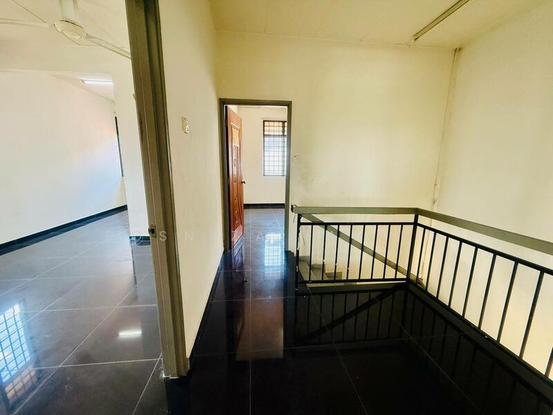Rumah Teres 2 Tingkat untuk Dijual di Taman Seremban Jaya (Rantau) - Rosniza Tanidi - Corridor - PropertyGuru.com.my
