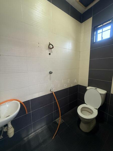 Rumah Teres 2 Tingkat untuk Dijual di Taman Seremban Jaya (Rantau) - Rosniza Tanidi - Bathroom - PropertyGuru.com.my