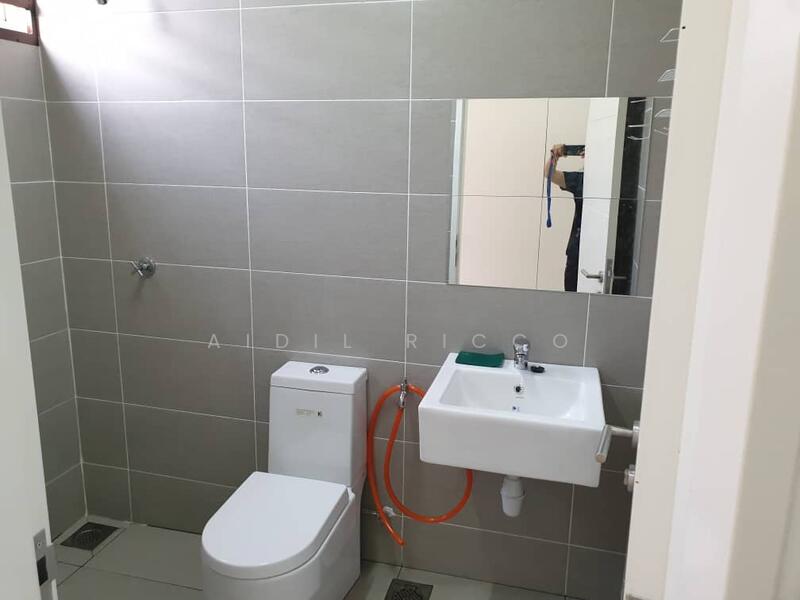 Terraced House for Rent in Bandar Sri Sendayan (Negeri Sembilan) - Aidil Ricco - Bathroom - PropertyGuru.com.my